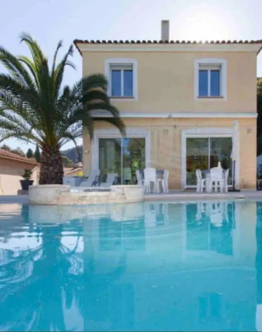 Cannes Centre Villa Piscine Spa 0*,